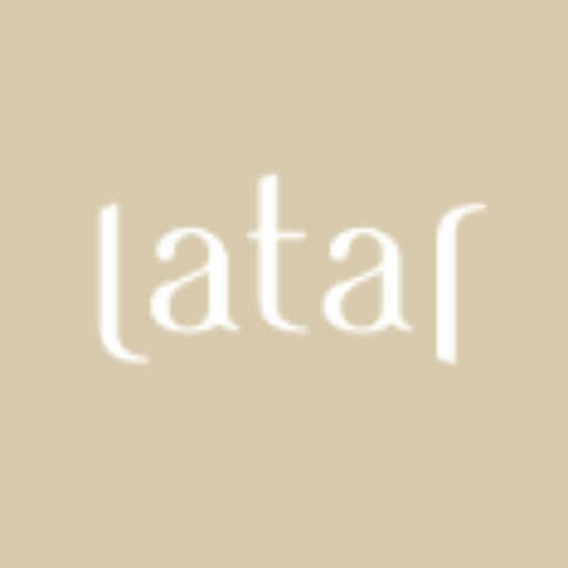 Latar Studio